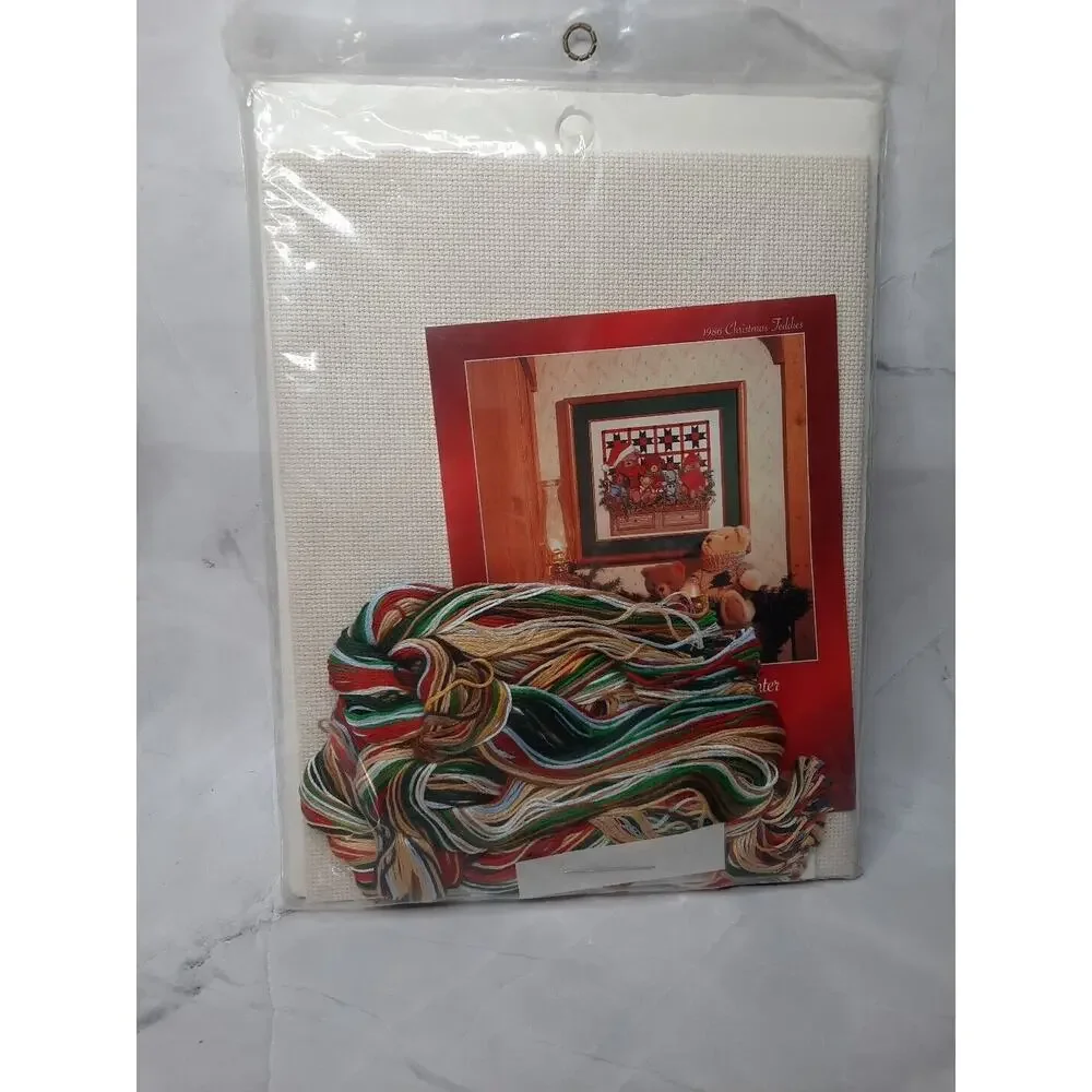 Designs For The Needle Counted Cross Stitch Kit CHRISTMAS TEDDIES 1986